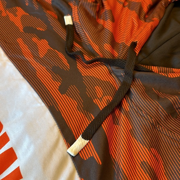 CLEVELAND BROWNS LIGHTWEIGHT HOODIE - Picture 5 of 8